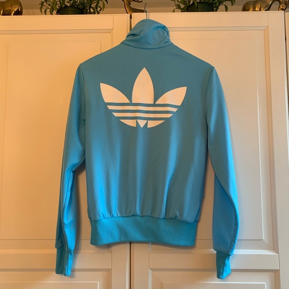 2-Pack! Adidas shorts & zip up - Picture 7 of 8